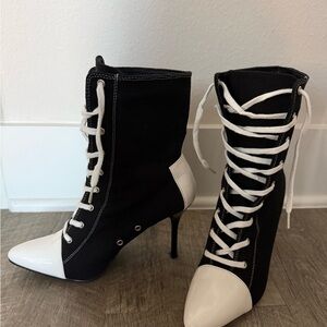 Like New! FANTASIA Black and White Women's Lace-Up Boots, Size 6